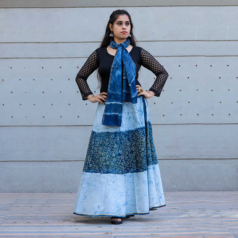 DABU SKIRT IN INDIGO WITH MARBLE EFFECT