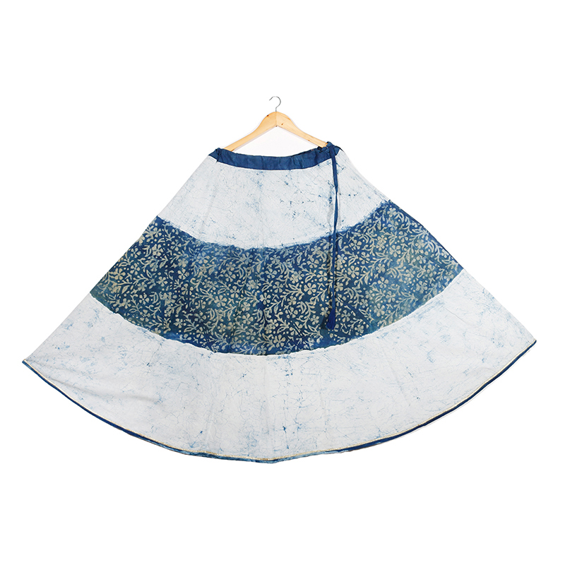 DABU SKIRT IN INDIGO WITH MARBLE EFFECT - Image 4
