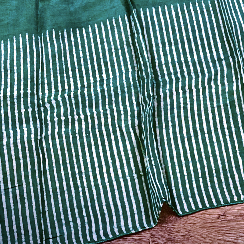 GREEN CHANDERI STOLE IN BATIK - Image 2