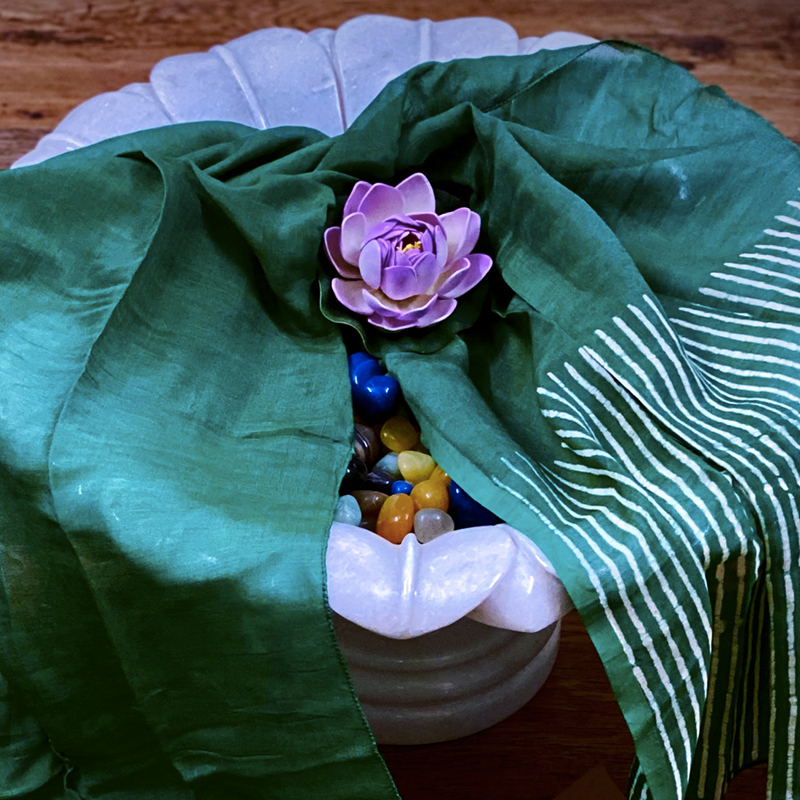 GREEN CHANDERI STOLE IN BATIK - Image 3