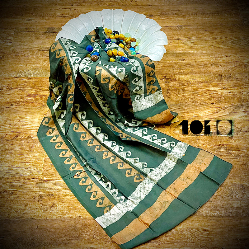 GEOMETRIC DESIGN BATIK STOLE