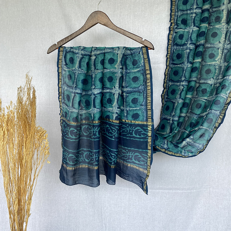 Donuts print silk dupatta