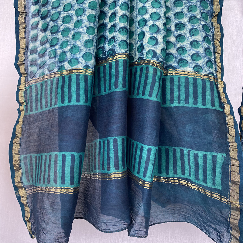Green polka dots silk dupatta - Image 2