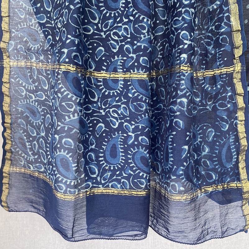 Polka dots with Jaal print Dupatta - Image 2