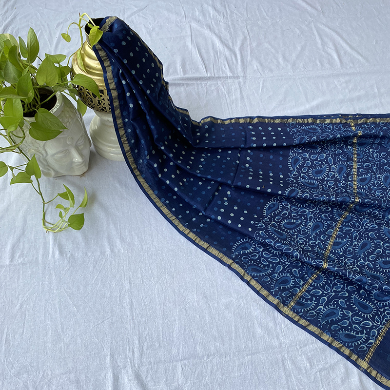 Polka dots with Jaal print Dupatta - Image 3