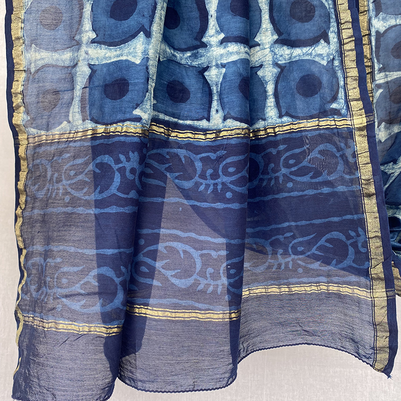 Donuts print indigo dupatta - Image 2