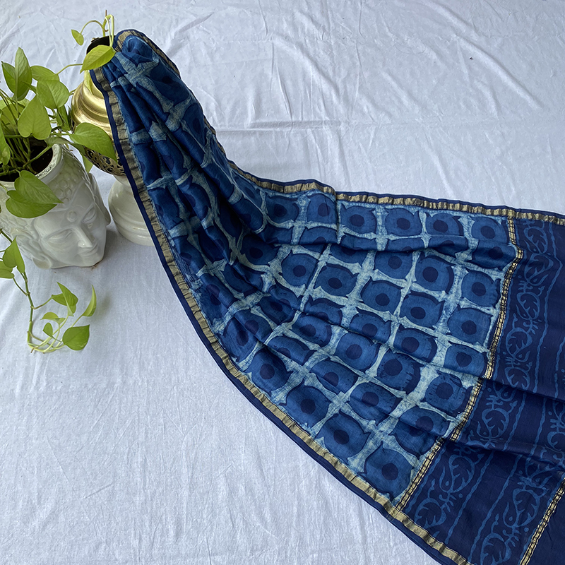 Donuts print indigo dupatta - Image 3